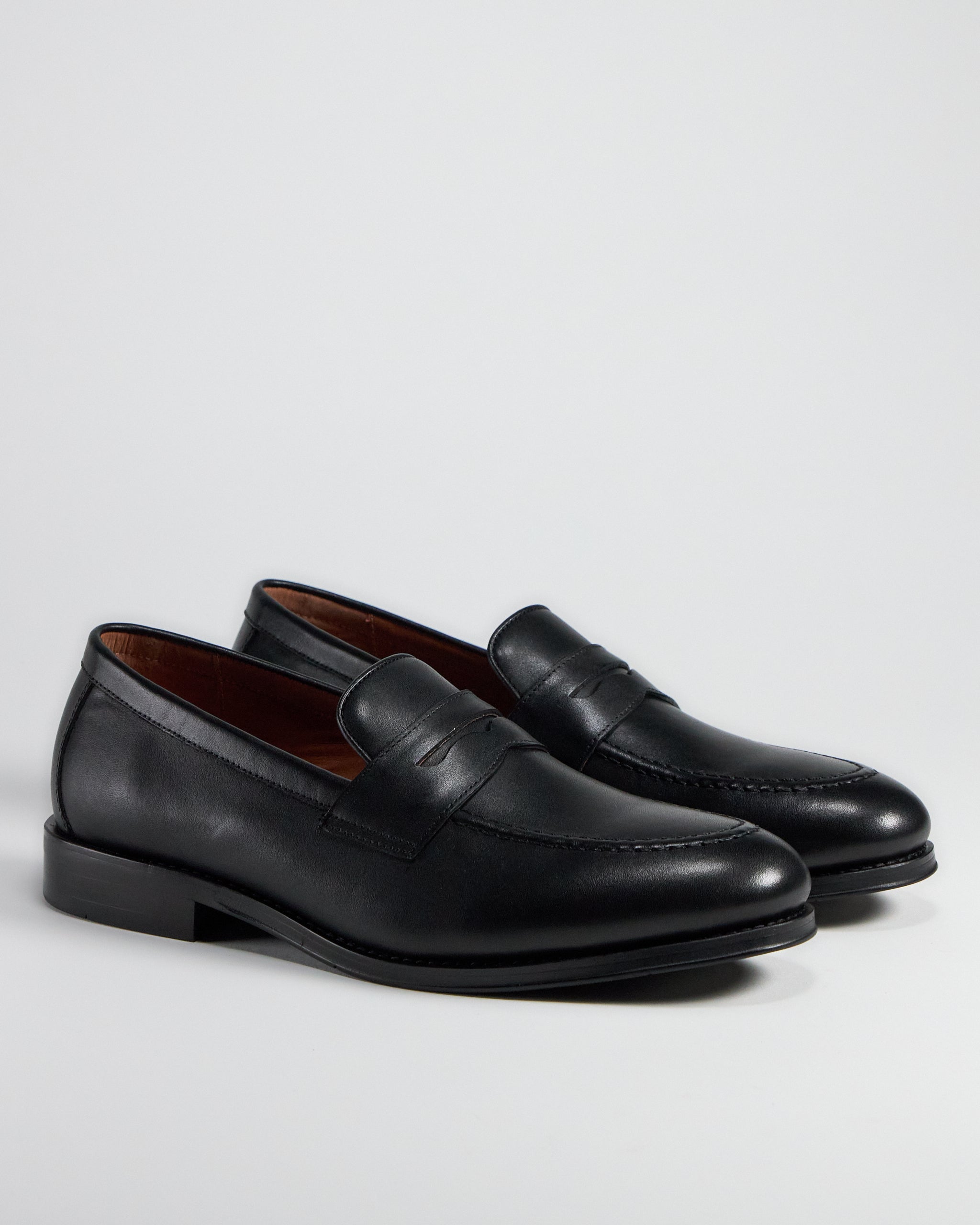 TGA by Ahler 1034 Loafer Black