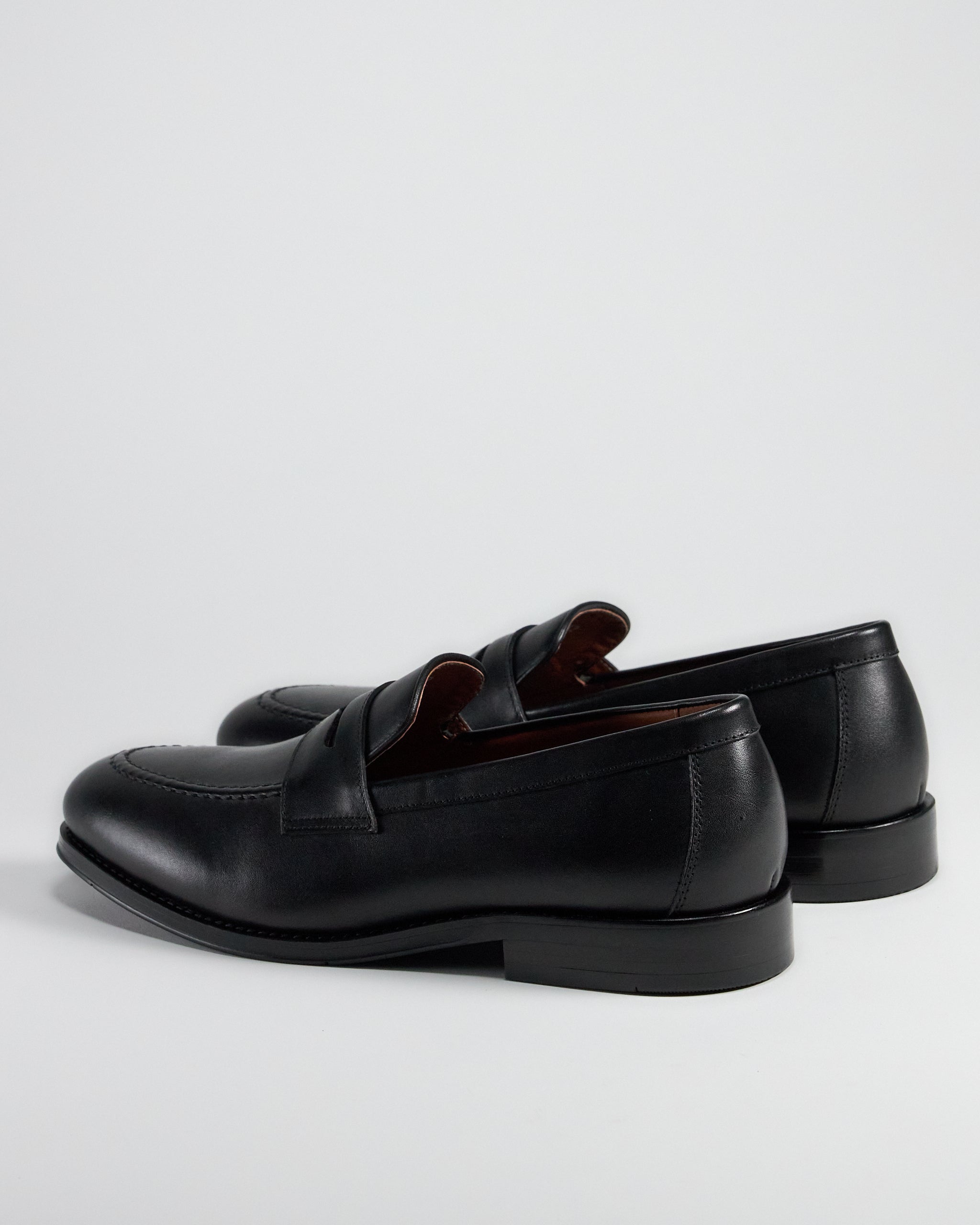 TGA by Ahler 1034 Loafer Black