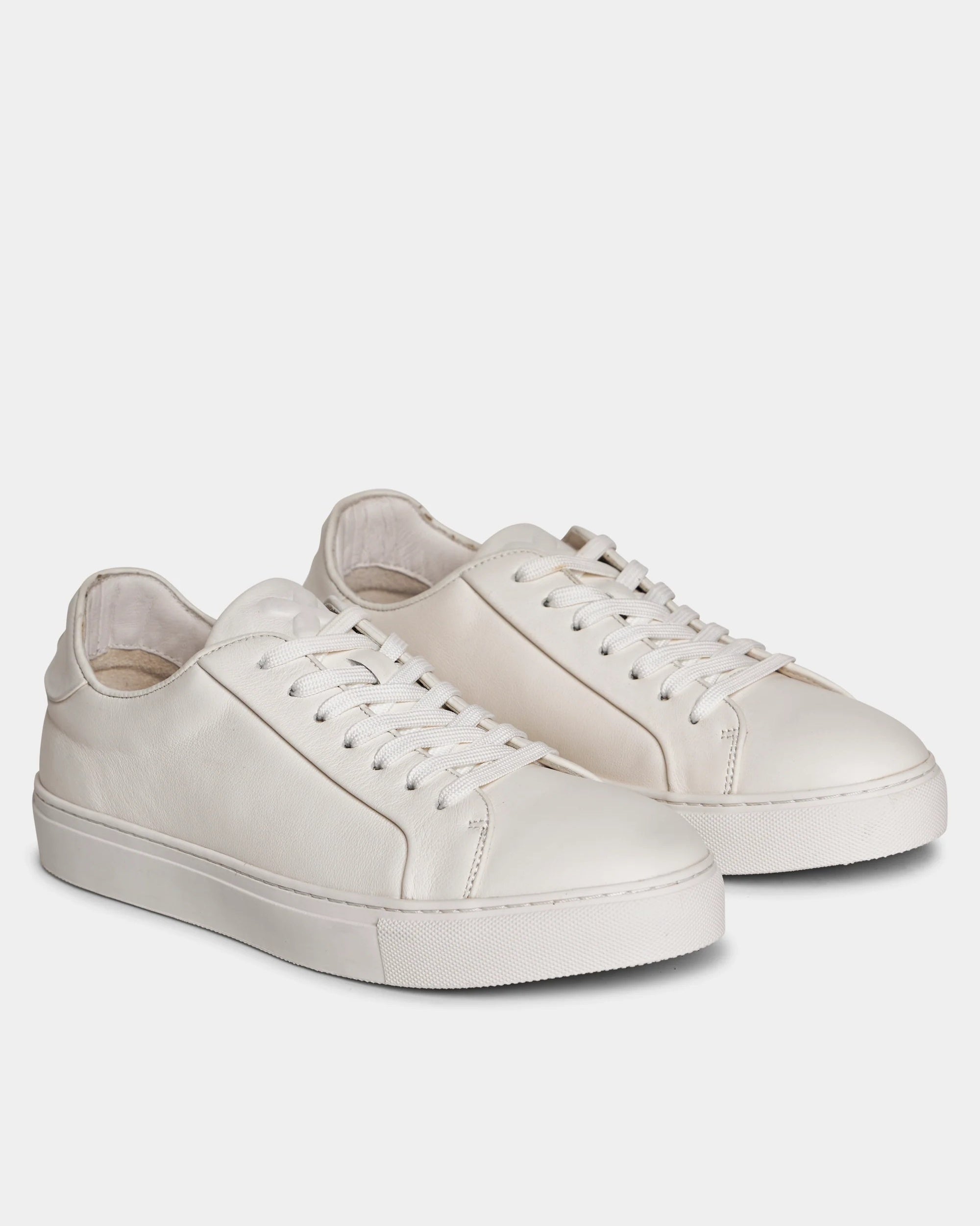 TGA xLAB 110 Sneaker laced White