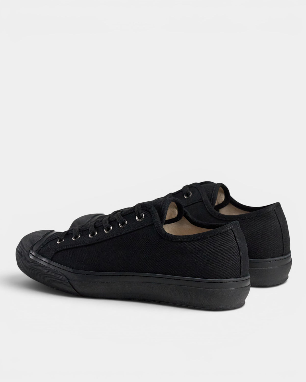 TGA xLAB 135 Sneaker laced Black