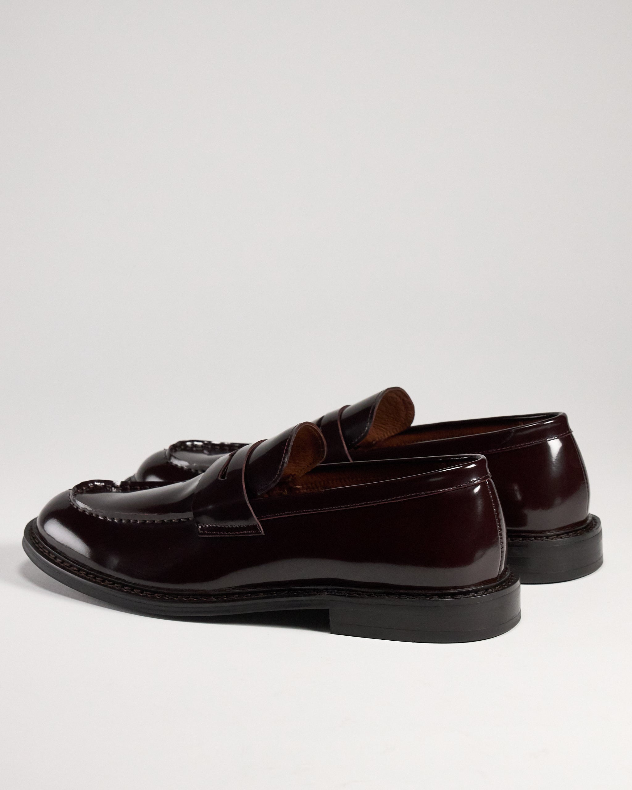TGA by Ahler 2110 Loafer Burgundy