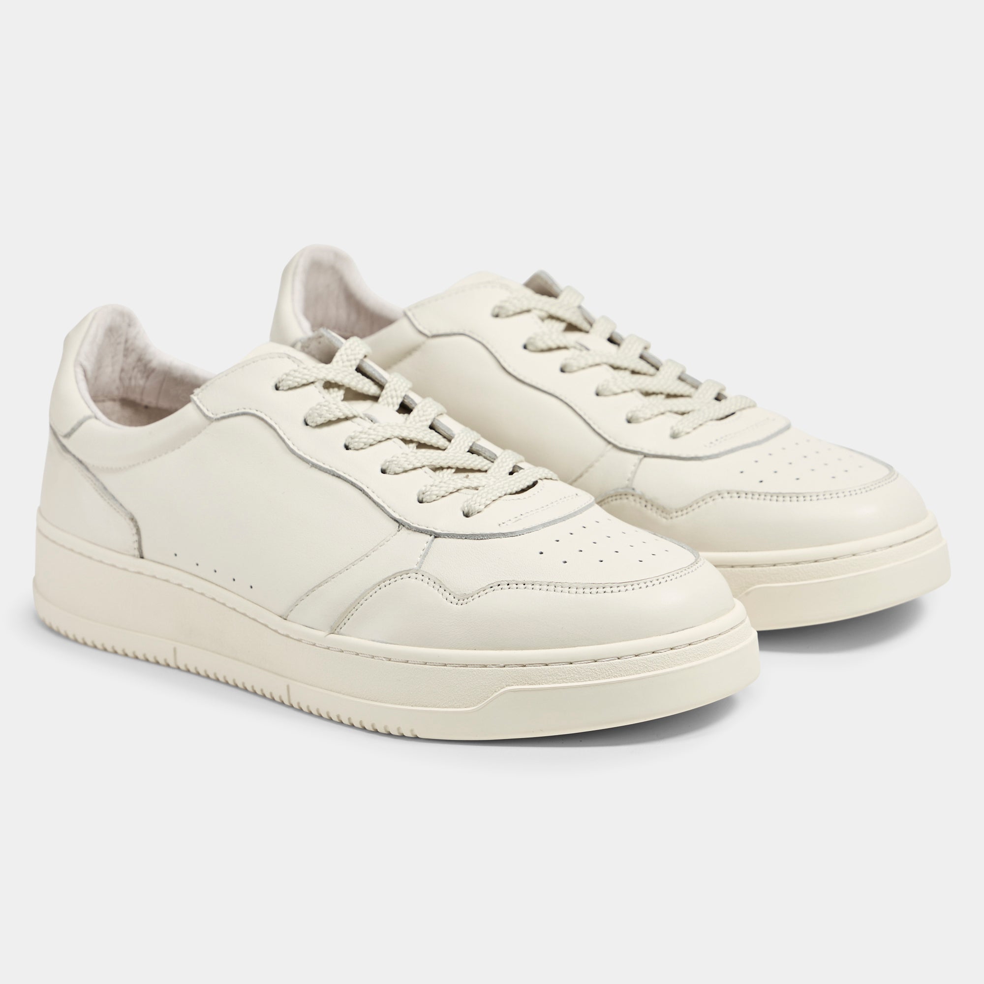 TGA xLAB 400 Sneaker laced Off White