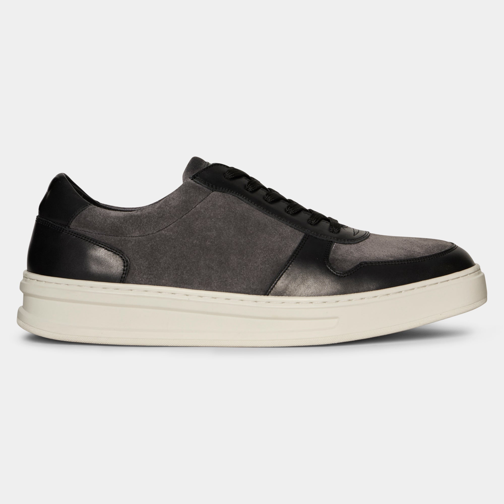 TGA xLAB 555 Sneaker laced Black