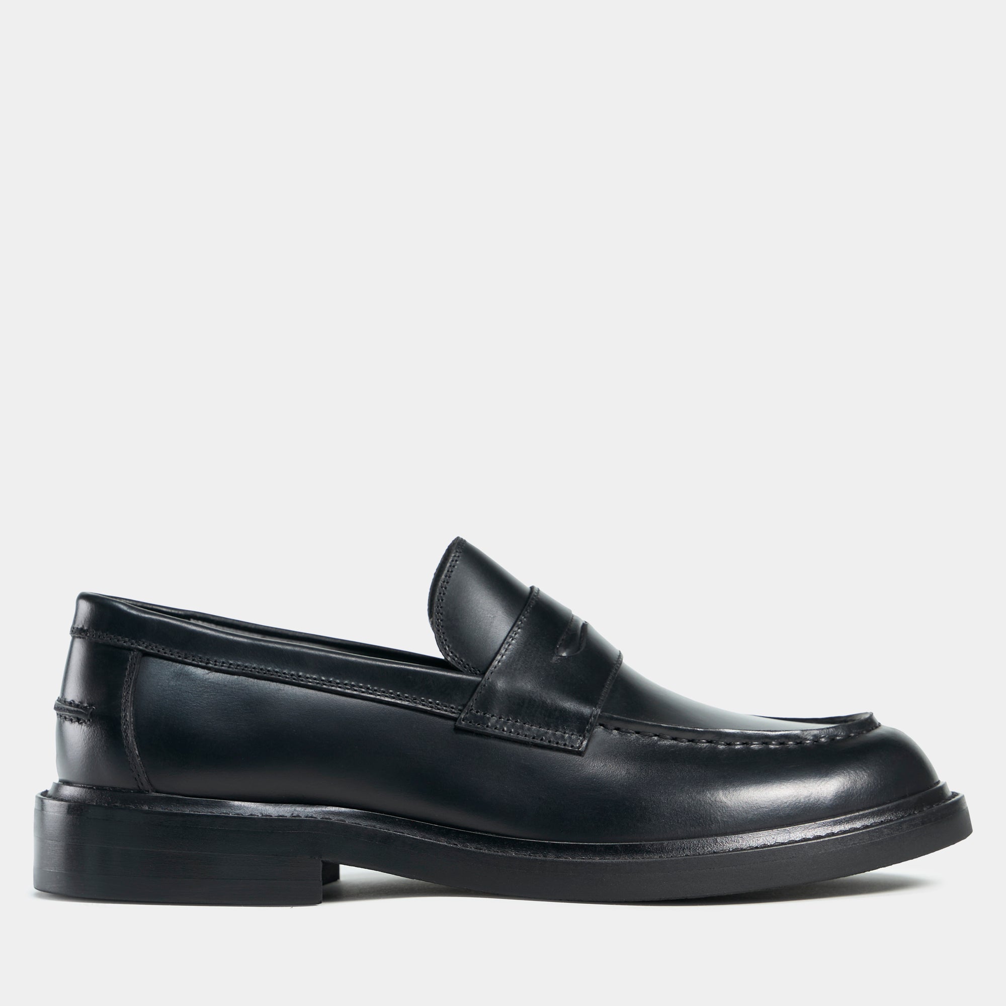 TGA xLAB 810 Loafer Black