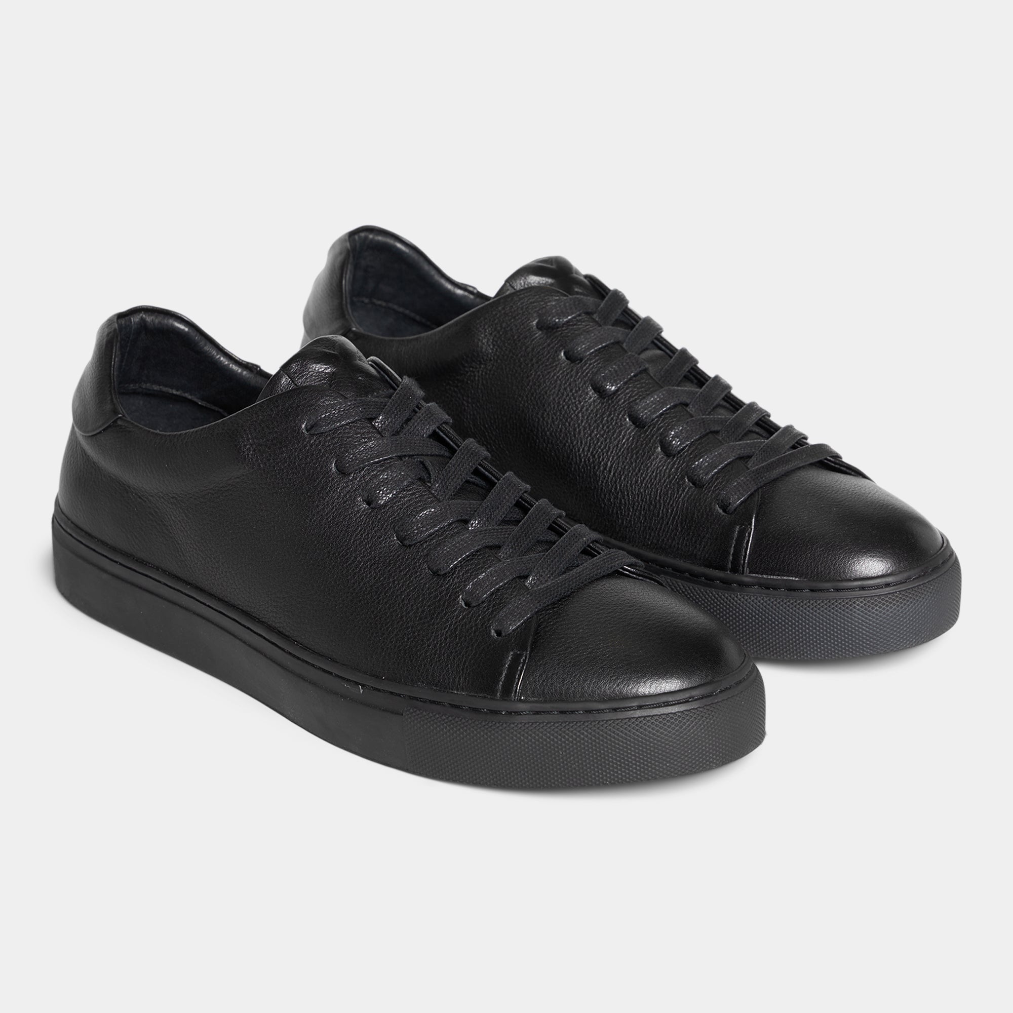 LAB 71X04 740 Sneaker laced Black