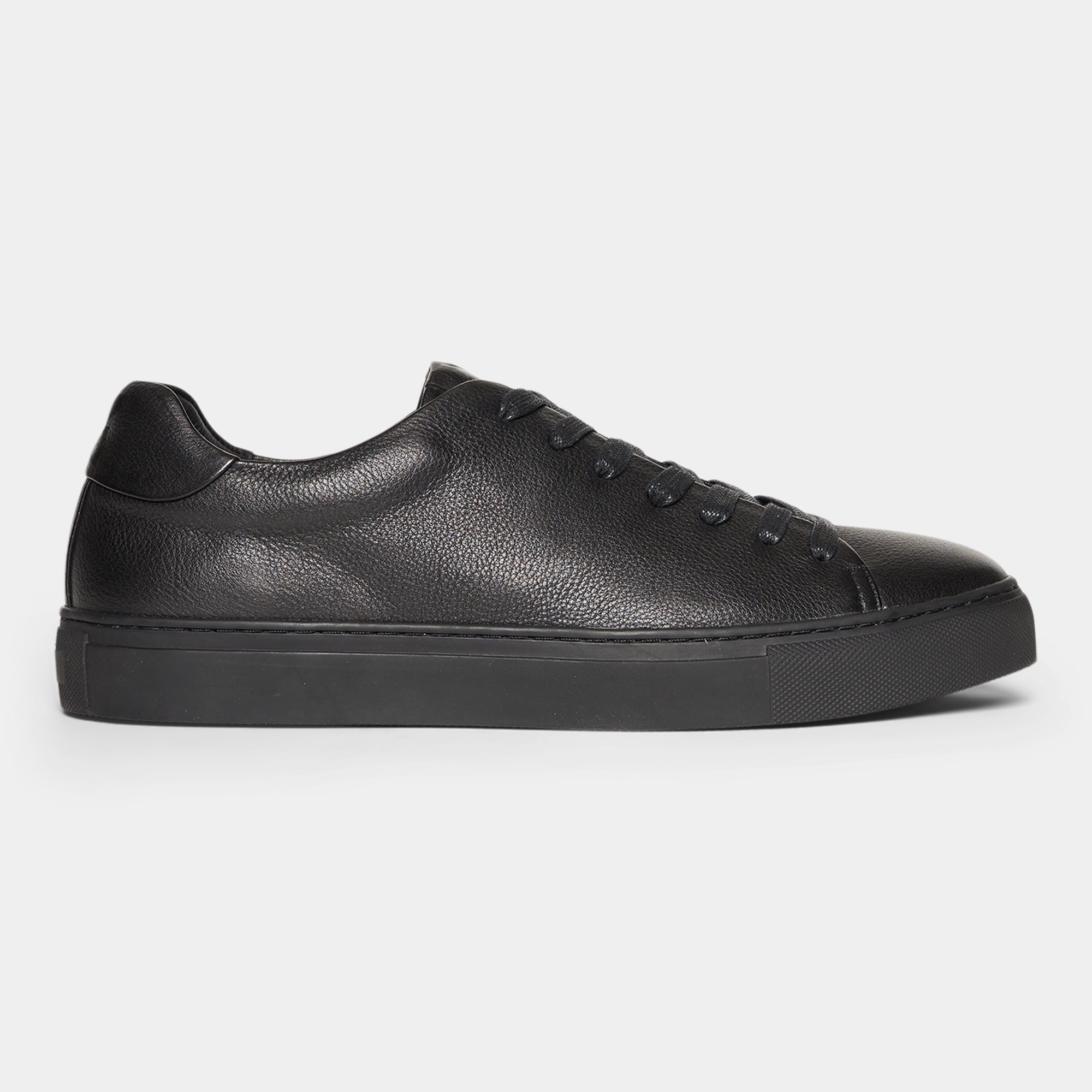 TGA xLAB 740 Sneaker laced Black