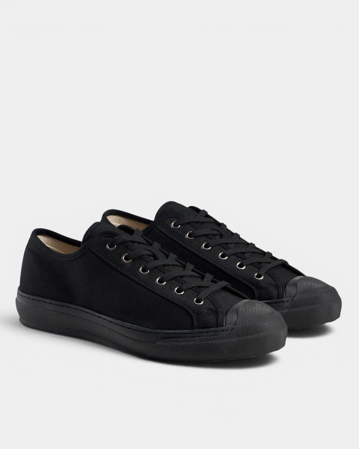 TGA xLAB 135 Sneaker laced Black