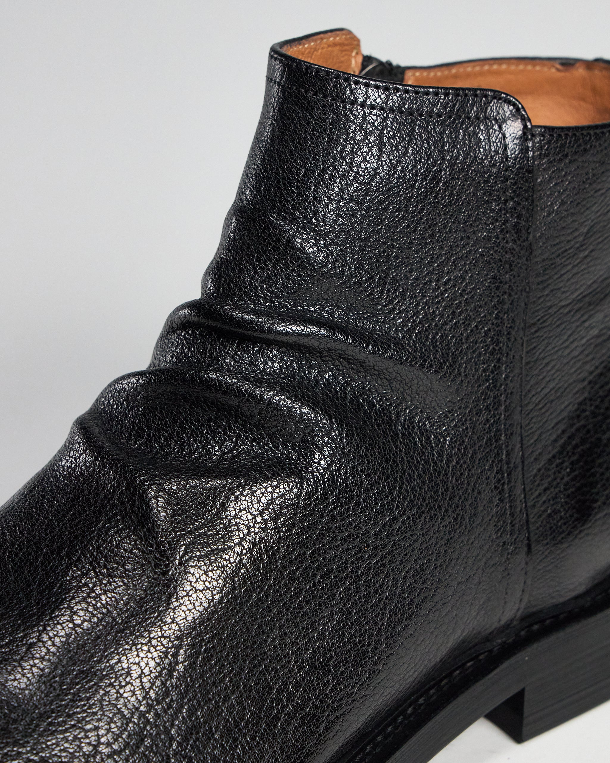 TGA by Ahler 3130 Zip Boot Black