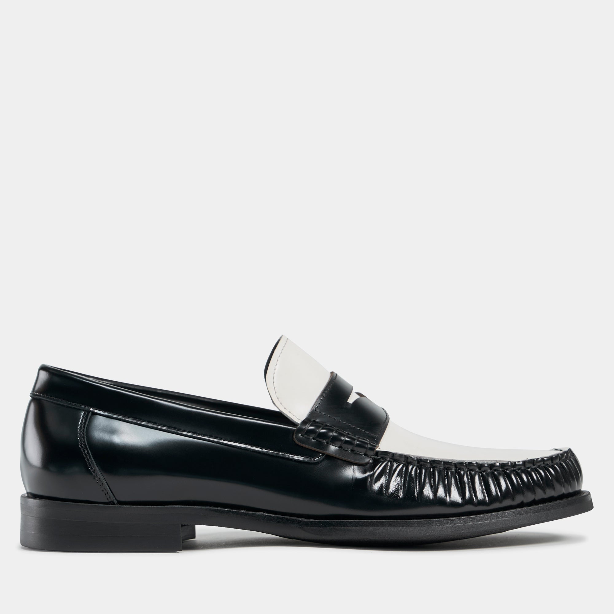 TGA xLAB 883 Loafer Black/White